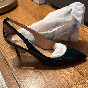 Elegant Evergreen  Slingback Heels-NWT